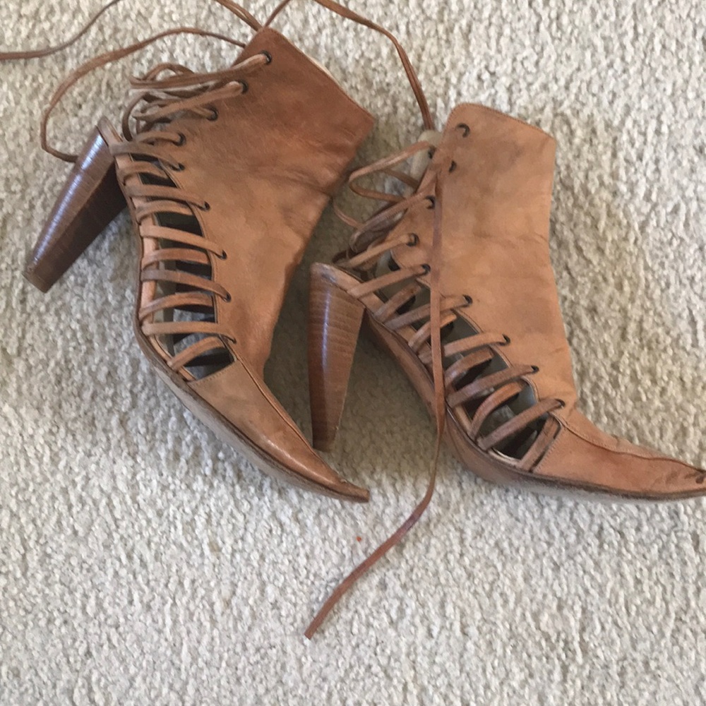 Caterina Lucchi (Italy) Leather lace sandals